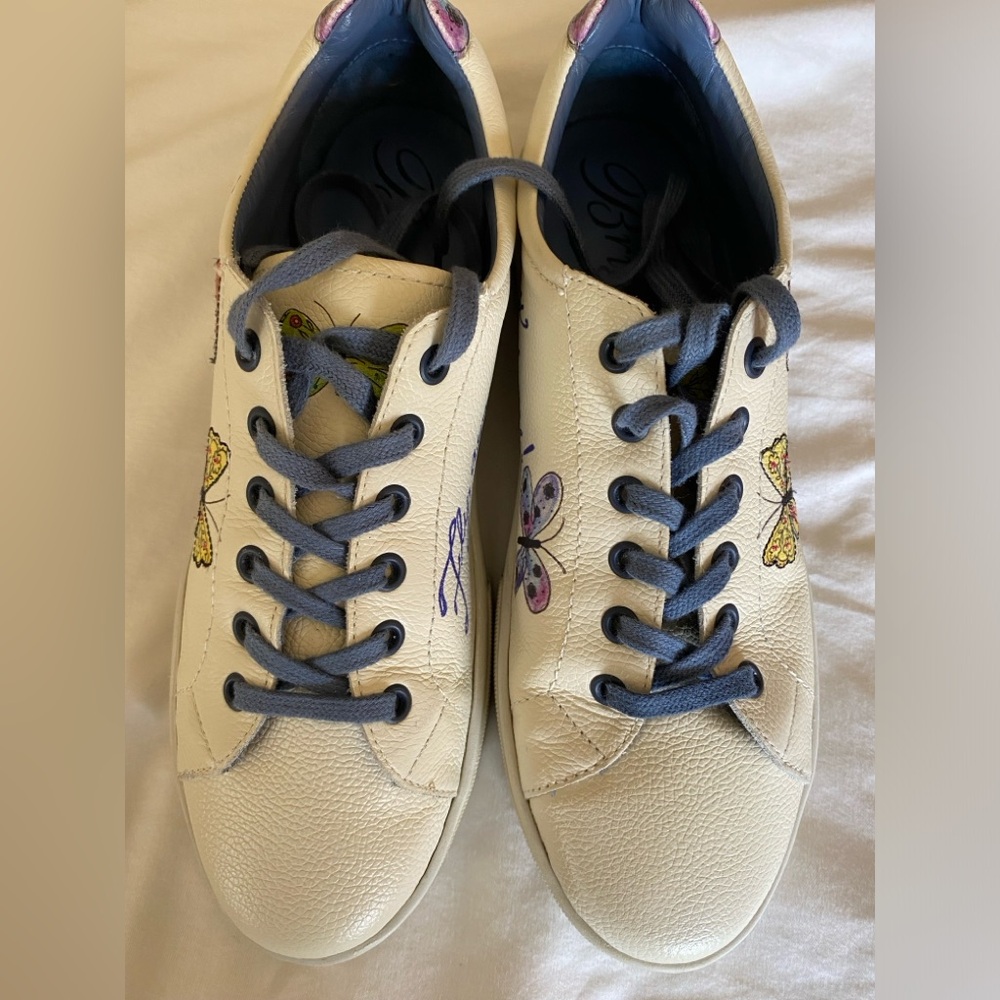 Brighton Leather Fly Me Sneaker with Whimsical Animated Butterfly Print Size 10 - Picture 7 of 16